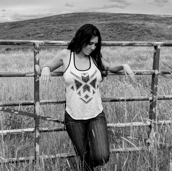 Meet your Posher, Jennifer - Picture 1 of 5